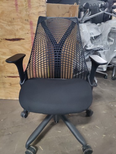 Black sayl office desk - sayl, chair