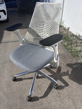 White Sayl Office Desk Chair